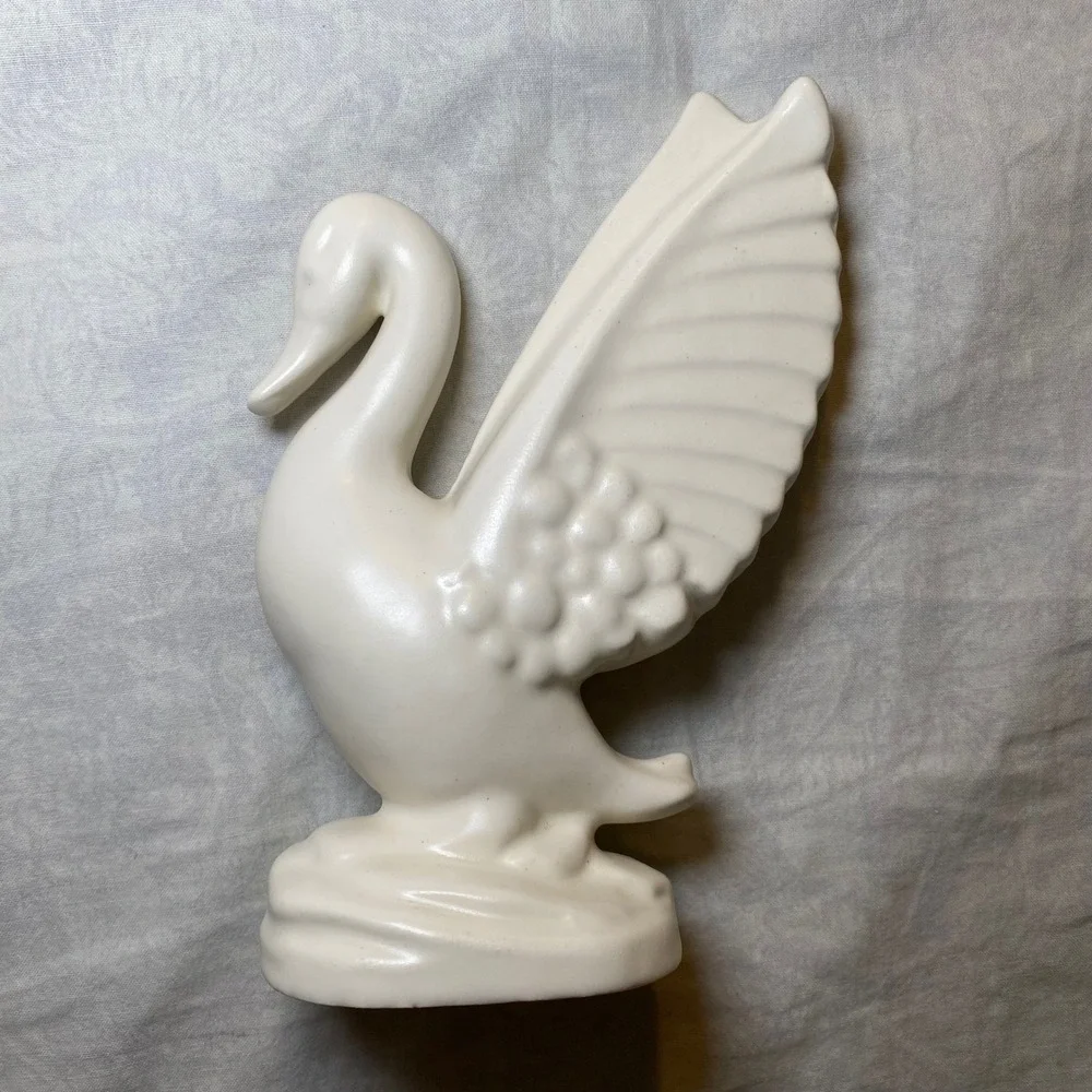 Vintage Royal Haeger‎ USA Swan Pair 8694 8695 White Pottery Centerpiece Inserts